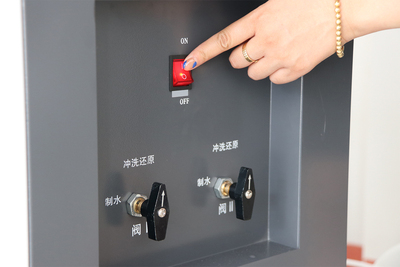 玻璃水制售一体机